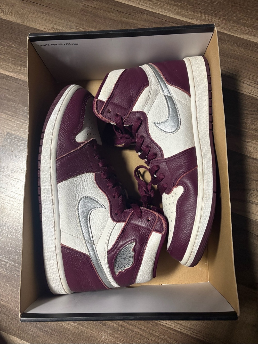 Men’s Nike Air Jordan 1 High Bordeaux trainer Size 10 Burgundy Silver Maroon